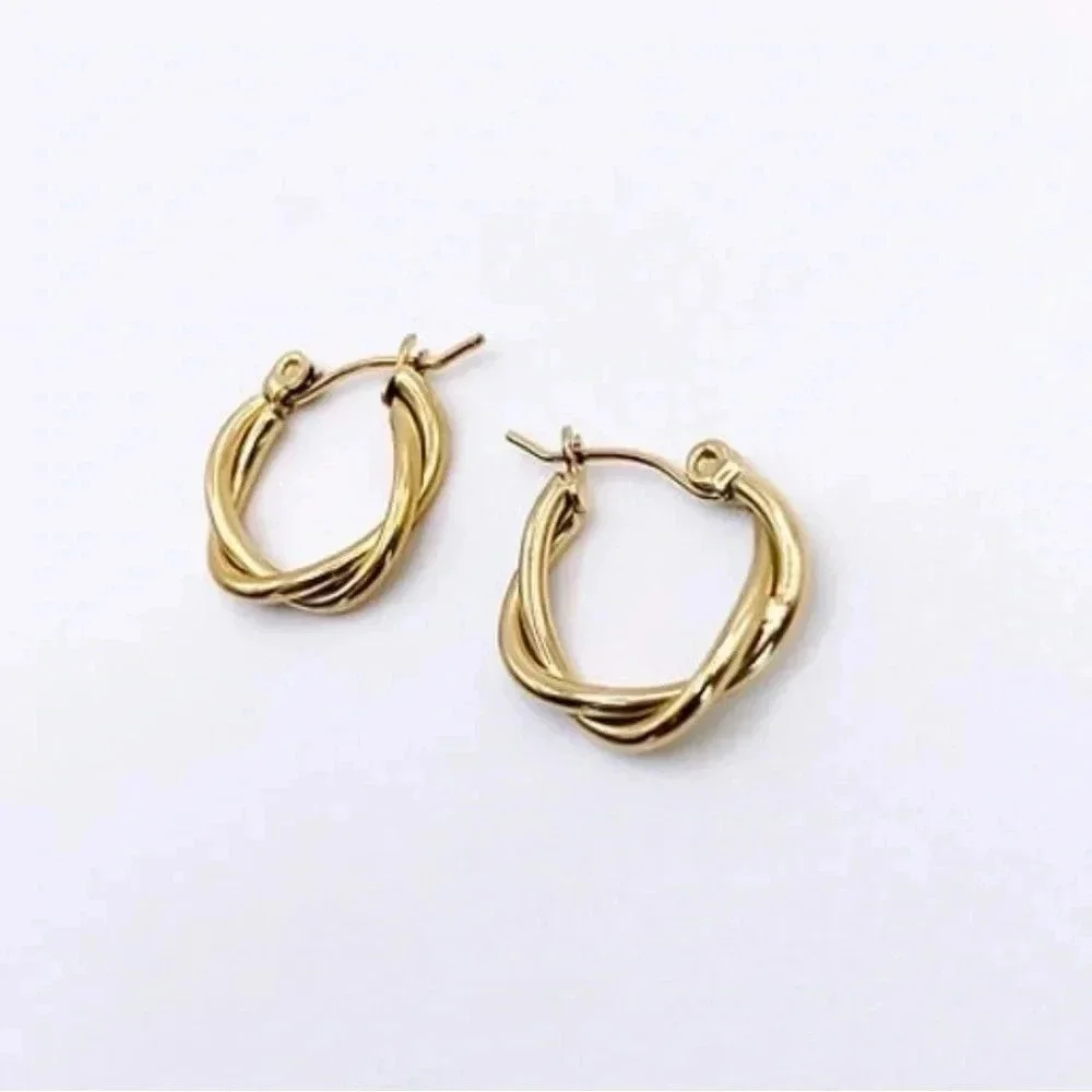 Twisted Hoops | 18k Gold Plated - Picture 2 of 4